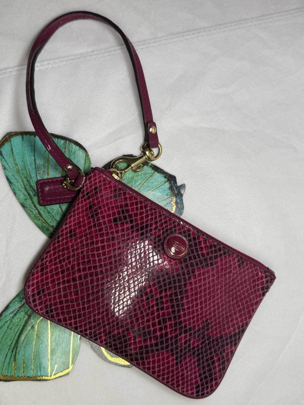 Coach Burgundy Snakeskin Embossed Wristlet Gold Hardware 6x4in - Picture 4 of 14